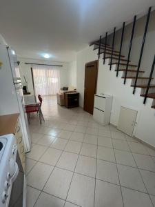 Johnakos apartment