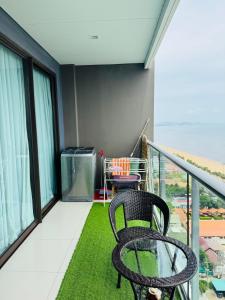 Luxury Beachfront condo Jomtine