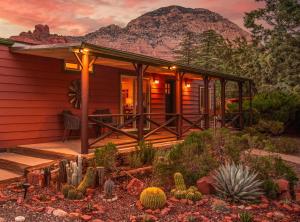 Amazing Views for Family Red Rock Trail House