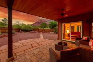 Amazing Views for Family Red Rock Trail House