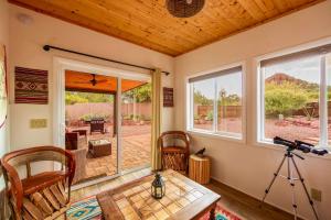Amazing Views for Family Red Rock Trail House