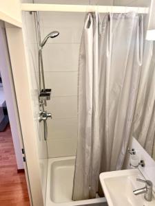 2 Room Center Zurich Flats with Balcony - HildaB
