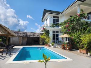 Maneri Villa and Apartments