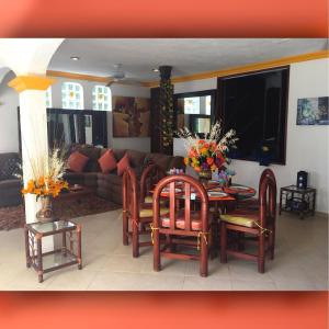 La Tortuga beachfront condo, pool, turtles nest