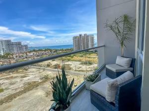 Apto de Lujo 2 Hab con Balcón y Vista al Mar