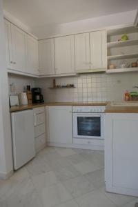 Charming Naxos Villa, Ocean Views, Modern Comfort, Tranquil Escape