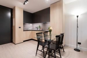 Luxury 1BR Apartment Steps to Parque Arauco Mall