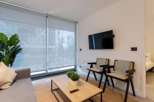 Luxury 1BR Apartment Steps to Parque Arauco Mall