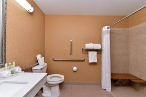 Holiday Inn Express Hotel & Suites Cincinnati-Blue Ash by IHG