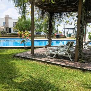 Casa completa ideal para empresas o familias grandes, zona Residencial Privada seguridad las 24hrs