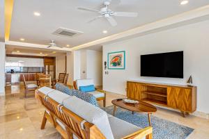 Blue Horizon 201 | 2BR2BA Puerto Vallarta | Ocean View & Pool
