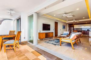 Blue Horizon 204 | 1BR1BA Puerto Vallarta | Ocean View, Pool, Gym