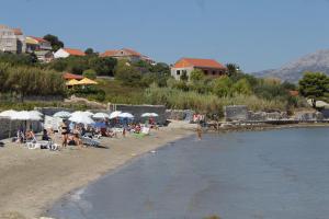 Apartments with parking space Lumbarda, Korcula - 27912