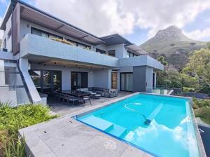 Luxurious Coastal Masterpiece House