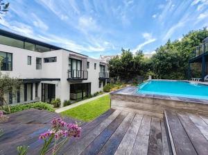Luxurious Coastal Masterpiece House