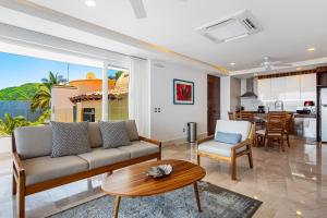 Blue Horizon 601 | 1BR2BA Puerto Vallarta | Ocean Views, Pool, Gym