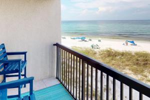 Gorgeous beachfront condo shared pool and beach access