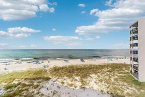 Gorgeous beachfront condo shared pool and beach access