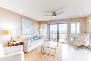 Ramsgate getaway with panoramic view beach access & shared pool