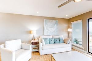 Ramsgate getaway with panoramic view beach access & shared pool