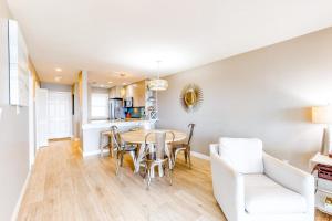 Ramsgate getaway with panoramic view beach access & shared pool