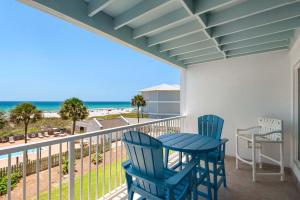 2-story condo with Gulf views on-site pool balconies & easy beach access