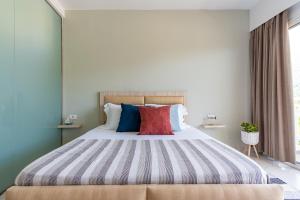 Luxury Room 1 - Pool, Parking & Outdoor Spaces