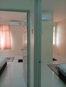 A&Z Homestay Kangar with 4 Bedroom Aircond 3 Bathroom