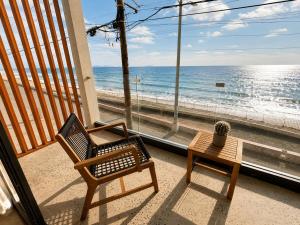 King Bed Luxury Beachfront in Playas with AC