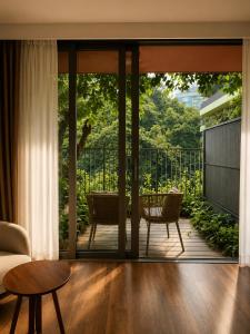 Wingo Flamingo Cat Ba Suites