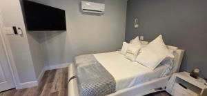 Private Luxury Apartment Near IKEA, Gated Parking