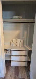 Private Luxury Apartment Near IKEA, Gated Parking