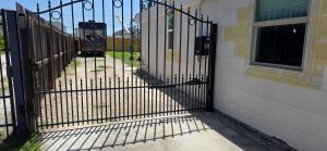 Private Luxury Apartment Near IKEA, Gated Parking