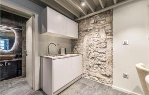 1 Bedroom Lovely Apartment In Zadar
