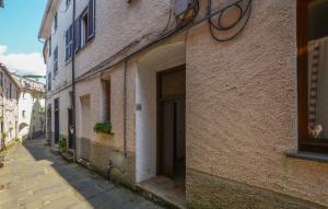 Cozy Apartment In Carro With Wifi