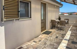 Nice Apartment In Zecevo Rogoznicko With Wifi