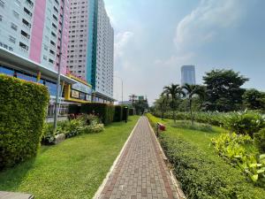 Apartemen Green Pramuka City by Erna