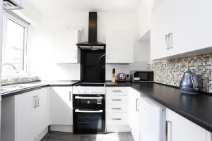 3 Bedroom House FREE parking Quiet Area Blackpool
