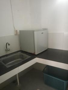 Karana residen batu bolong