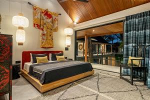 The Riverfront 5BR Luxury Villa Near the Beach