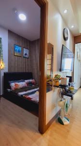 OneTiago Staycation - Spring Residences Paranaque
