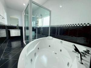 Buddy pool villa