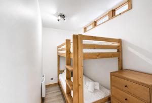 Chalet Adele - Appartement 4 personnes situé en bord de piste St Martin de Belleville MAE-5684