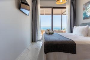 Luxury Sunset Villa with Private Pool & Sea Views