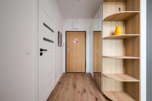 Lotnisko Chopina Chic Apartment by BookingHost