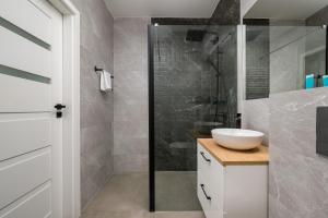 Lotnisko Chopina Chic Apartment by BookingHost