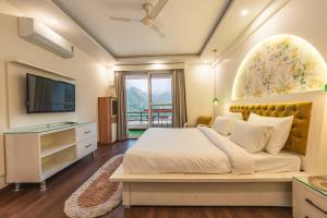 ALOHA On The Ganges 2BHK Ganga Facing 304