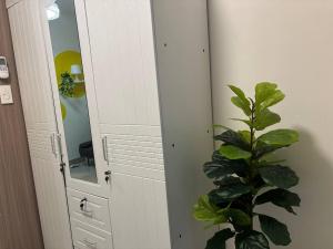 Ehndras Room in MOA Near Airport
