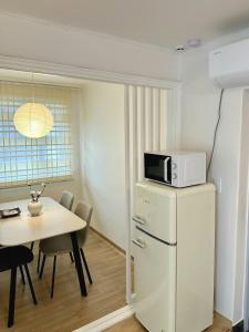 NEW, Cozy Hanok Stay, 3 Min Subway line2, line5, Airport Bus