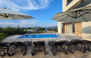 Awesome Home In Drace With Sauna